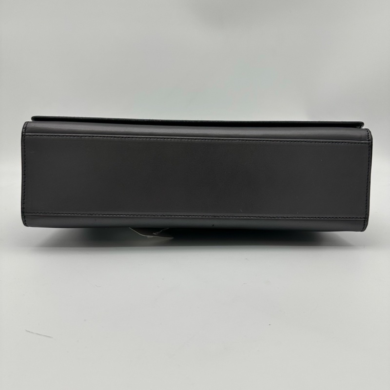 「JL精品代購」Gucci復古極簡清冷金屬色金框包邊單肩包-8