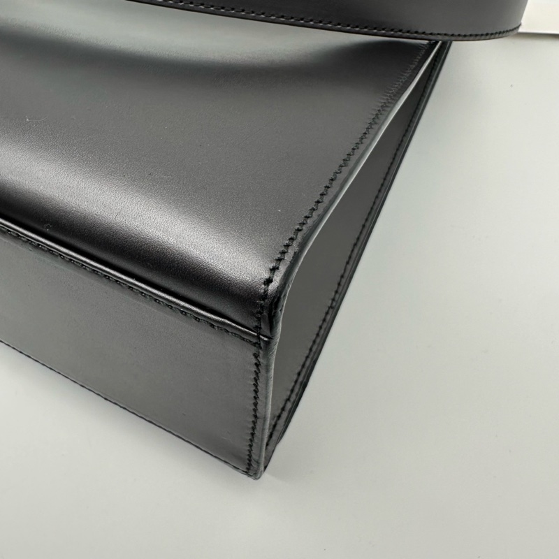 「JL精品代購」Gucci復古極簡清冷金屬色金框包邊單肩包-12