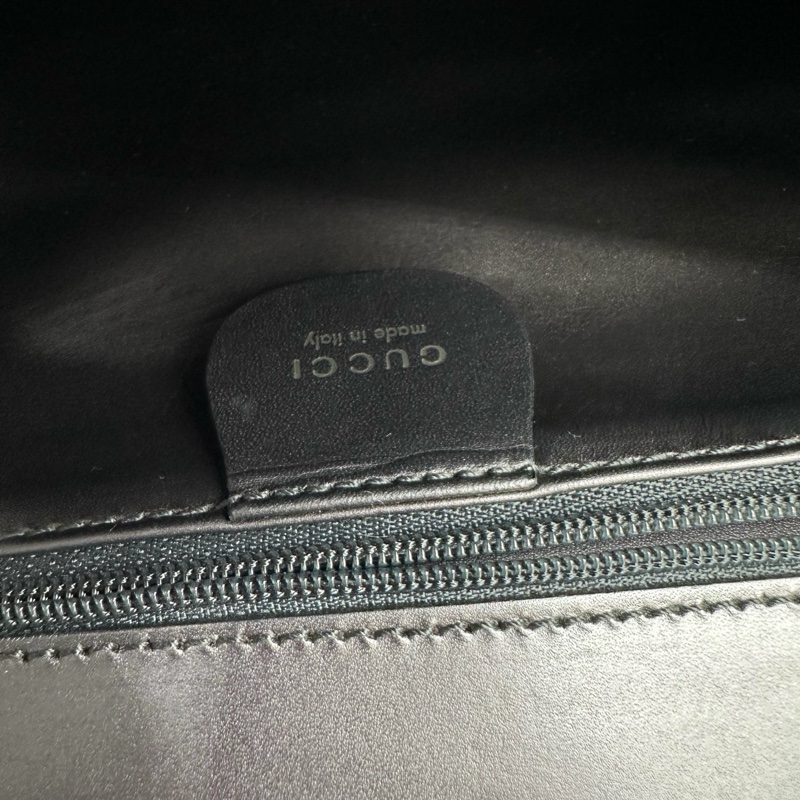 「JL精品代購」Gucci復古極簡清冷金屬色金框包邊單肩包-17