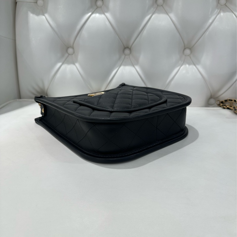 CHANEL 黑金大雙C LOGO皮穿鍊HOBO 晶片款-3