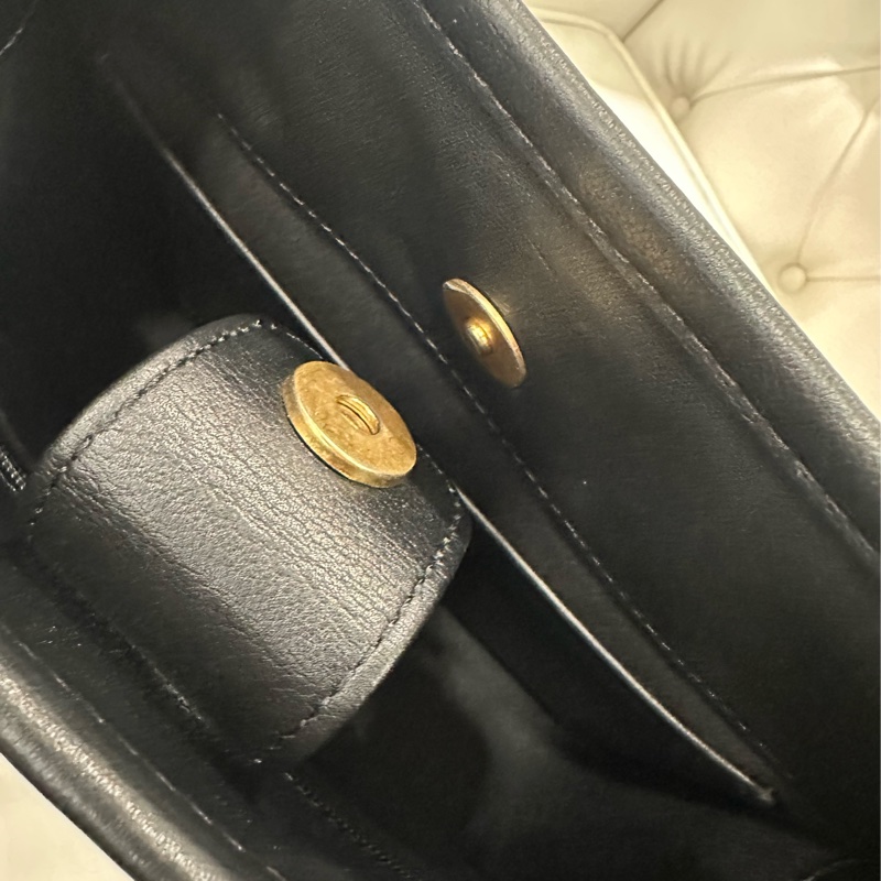 CHANEL 黑金大雙C LOGO皮穿鍊HOBO 晶片款-4