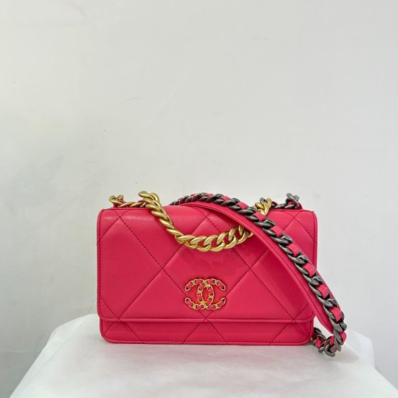 CHANEL粉牛皮金釦19 WOC-0