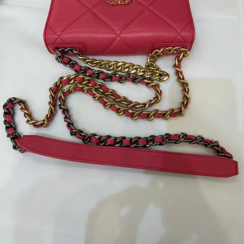 CHANEL粉牛皮金釦19 WOC-4