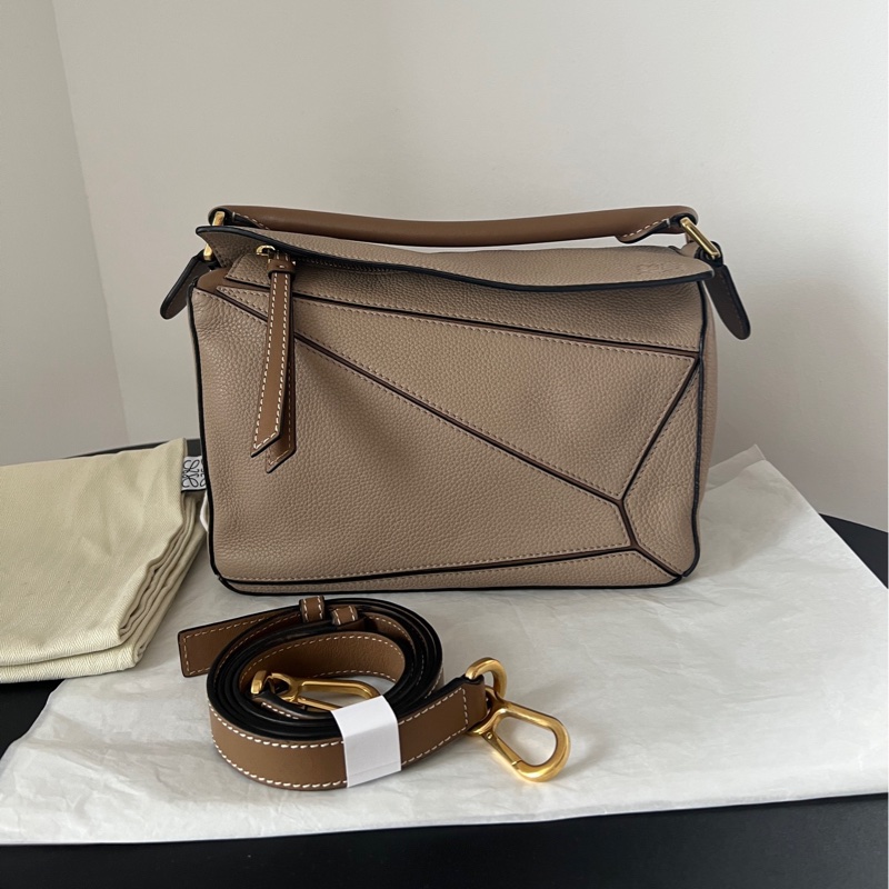 Loewe puzzle small沙色幾何包 專櫃15萬-2