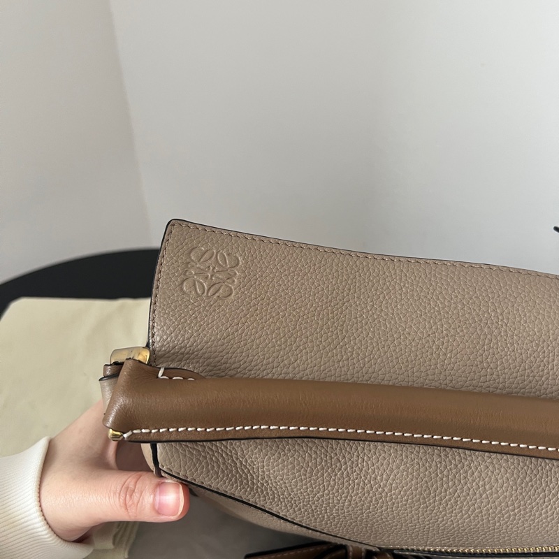 Loewe puzzle small沙色幾何包 專櫃15萬-6