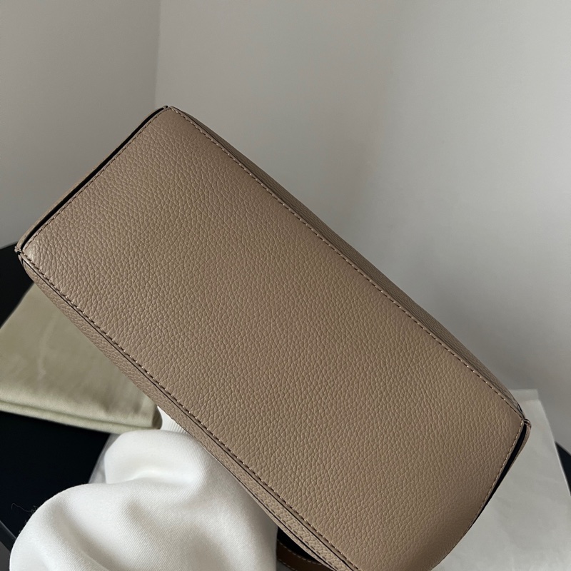 Loewe puzzle small沙色幾何包 專櫃15萬-8