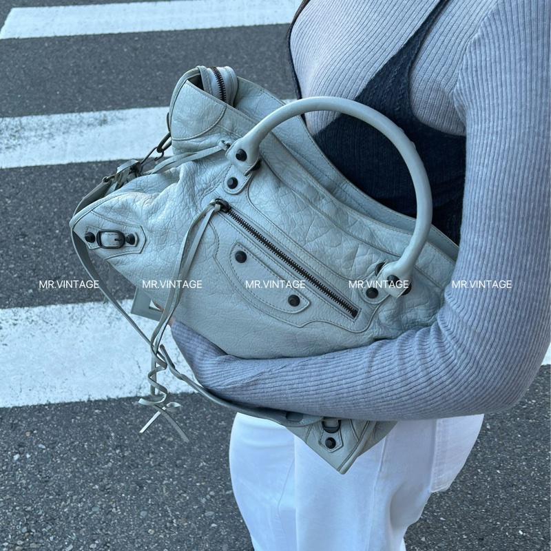 🏷️ Balenciaga 寶寶藍機車包-1