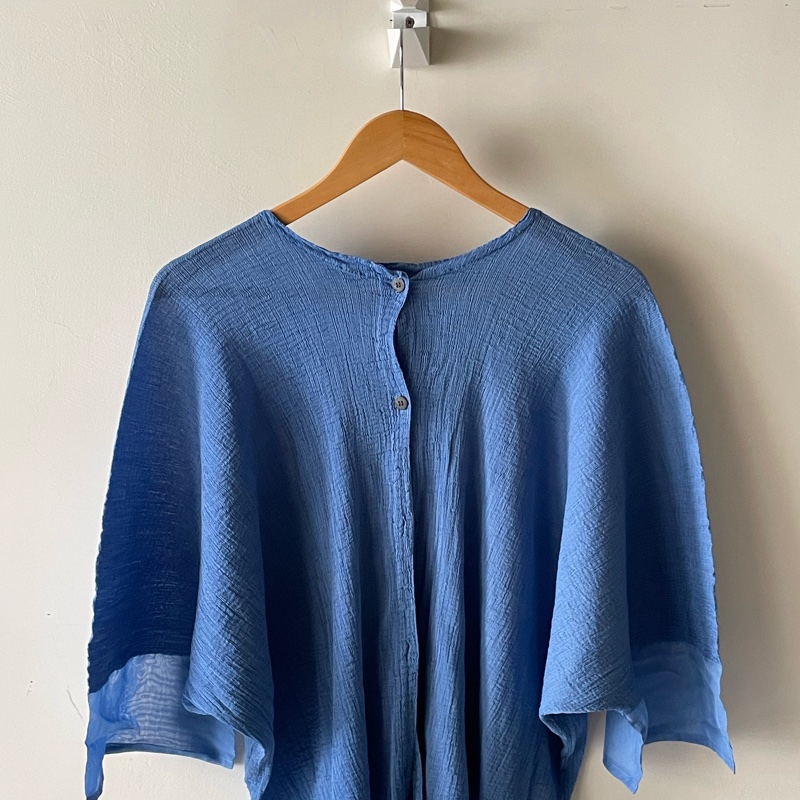 ▪️富貴選物FUGUEI▪️三宅一生ME 舒柔藍色密摺彈力 排扣造型外套-2