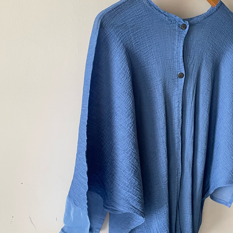 ▪️富貴選物FUGUEI▪️三宅一生ME 舒柔藍色密摺彈力 排扣造型外套-3