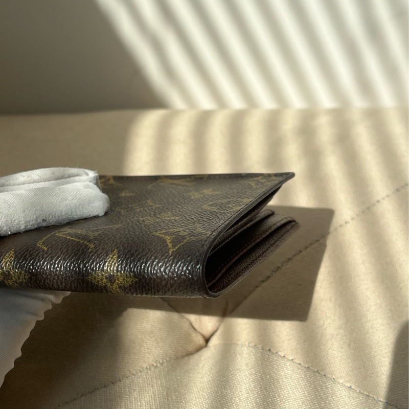 🏷️ Louis Vuitton 短夾-9