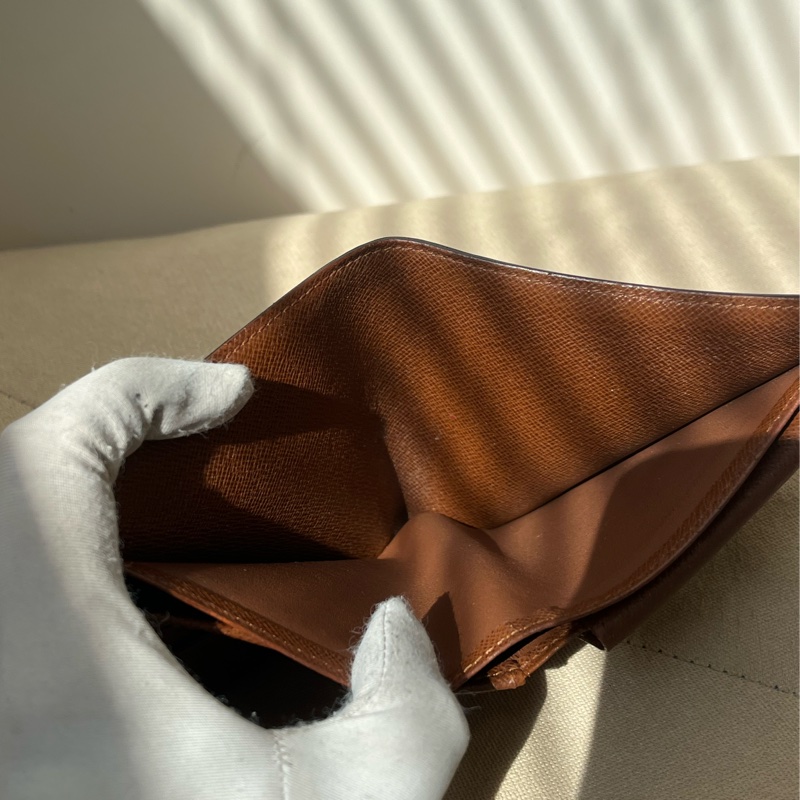 🏷️ Louis Vuitton 短夾-12