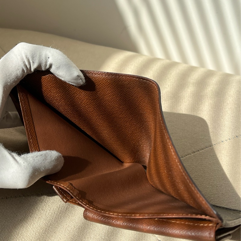 🏷️ Louis Vuitton 短夾-13