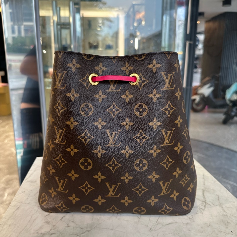 LV原花紋水桶包 桃紅色-2