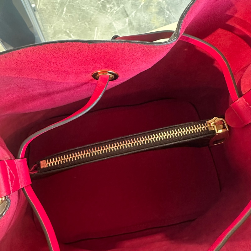 LV原花紋水桶包 桃紅色-4