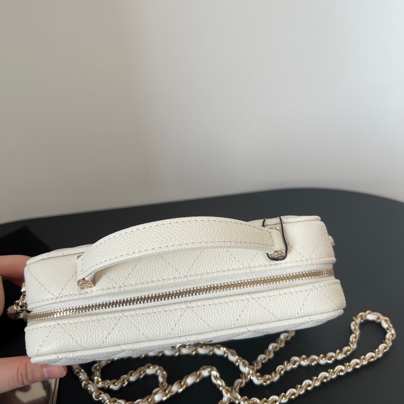 🔥全新帶膜 專櫃15萬 實用性高 白金魚子醬相機包 晶片款-3