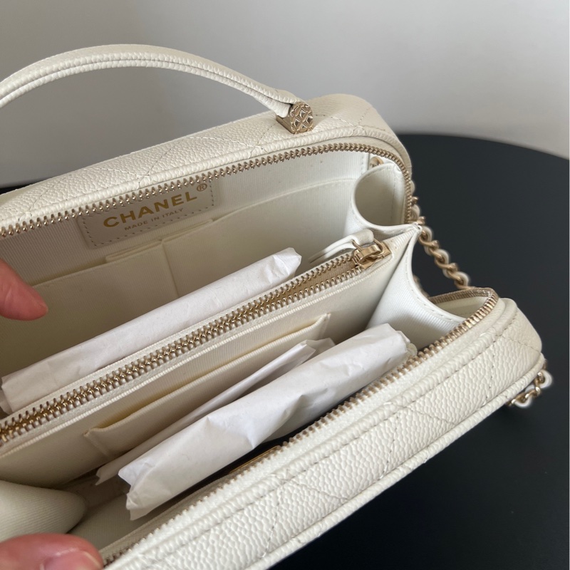 🔥全新帶膜 專櫃15萬 實用性高 白金魚子醬相機包 晶片款-10