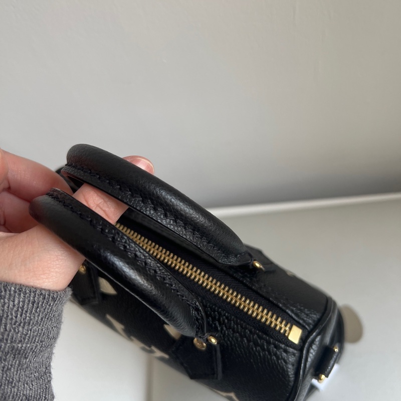 LV speedy nano 黑白牛皮手提斜背包 晶片款-5