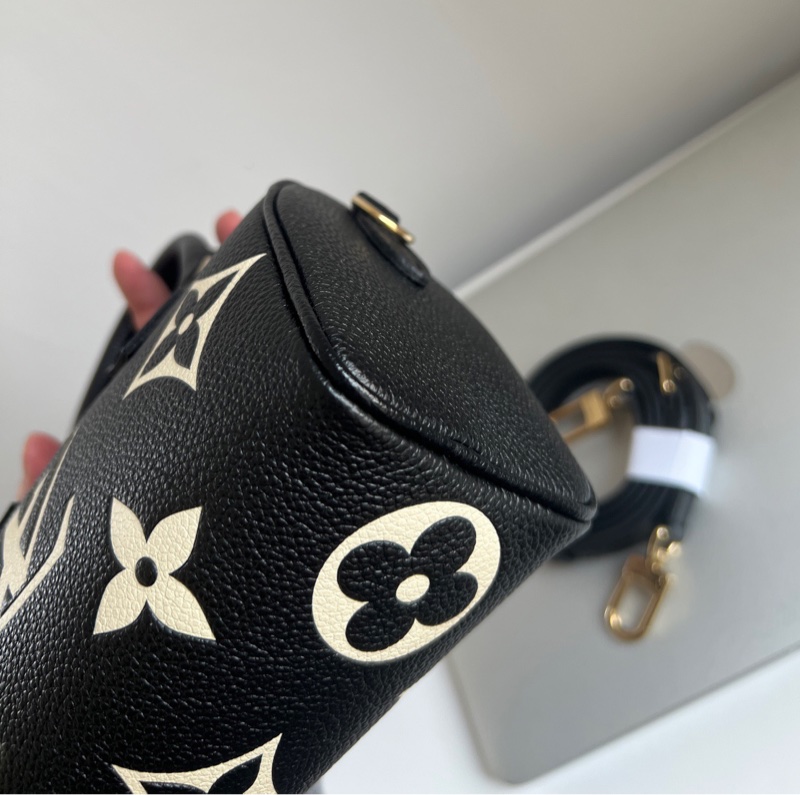 LV speedy nano 黑白牛皮手提斜背包 晶片款-10