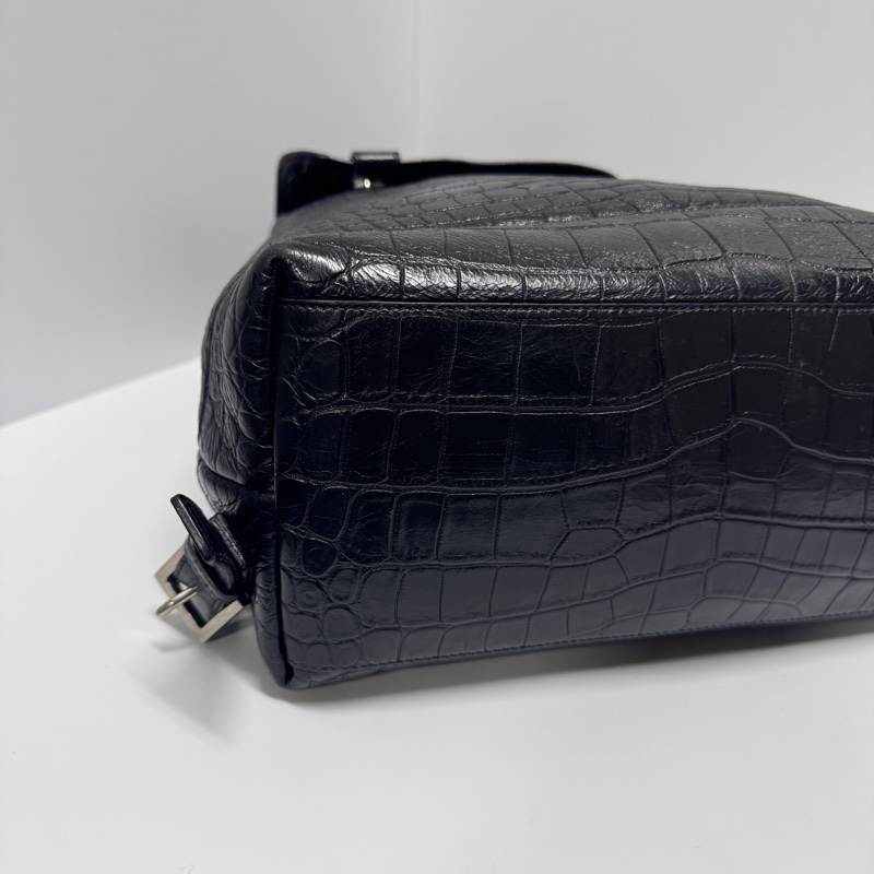 （超級新✨） YSL 聖羅蘭 鱷魚紋後背包🎒 專櫃12萬！-6