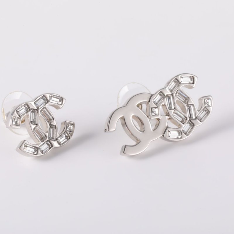 CHANEL 合金23V雙C水鑽不對稱耳釘耳環-1