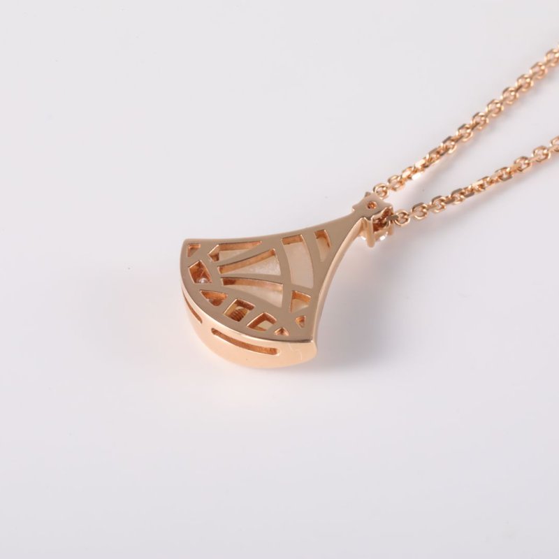 BVLGARI DIVASDREAM邊鑲鑽18K金小扇子項鏈白貝母18K玫瑰金/鑽石/白貝母項鏈玫瑰金項鍊-2