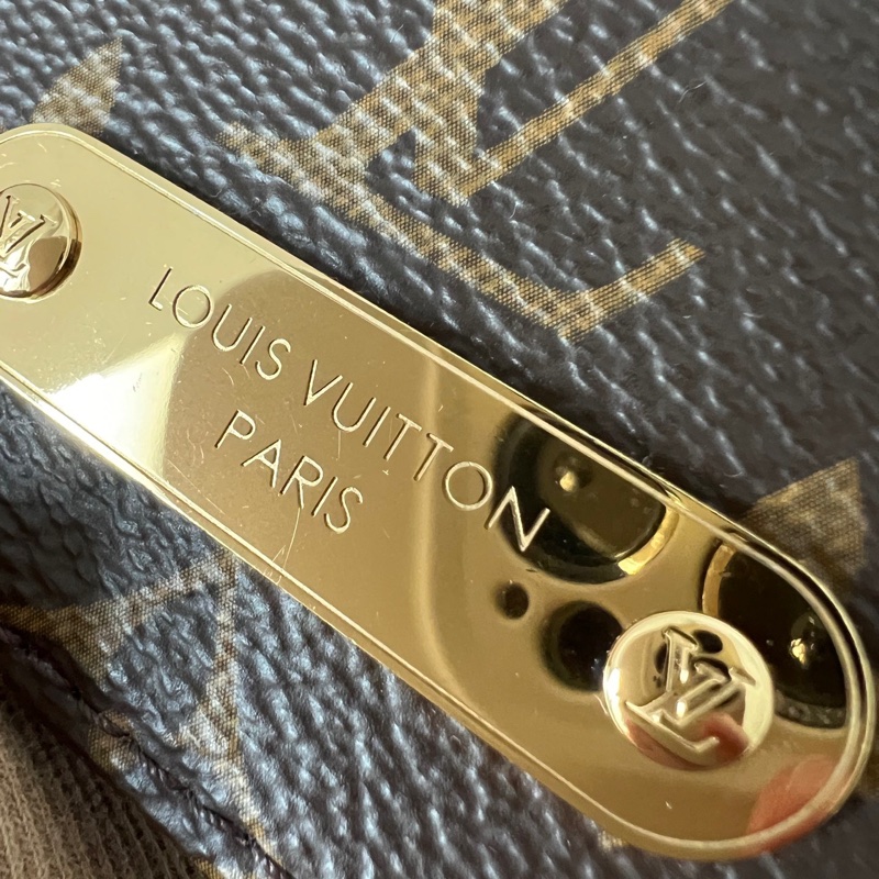 LV Lily woc 鏈條包 晶片款🔥斜背肩背都超好看😍-14