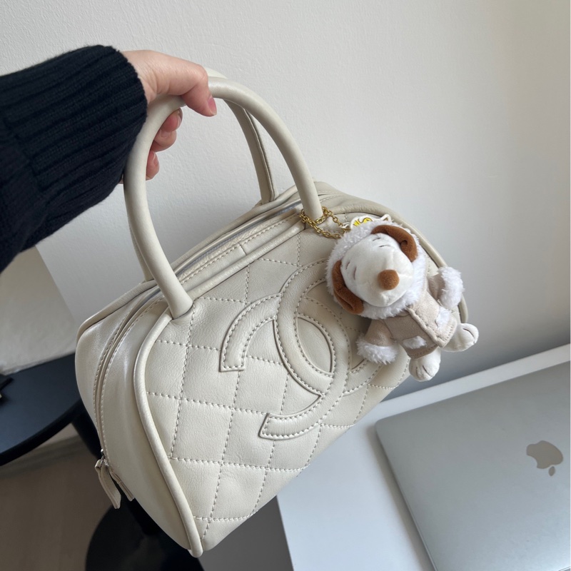 Chanel 稀有奶昔白保齡球包 容量充足 🈶保卡-1