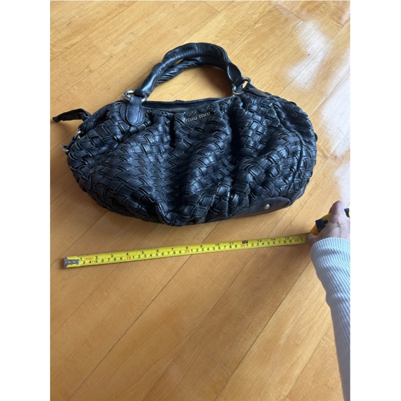 Miu Miu黑色包-5