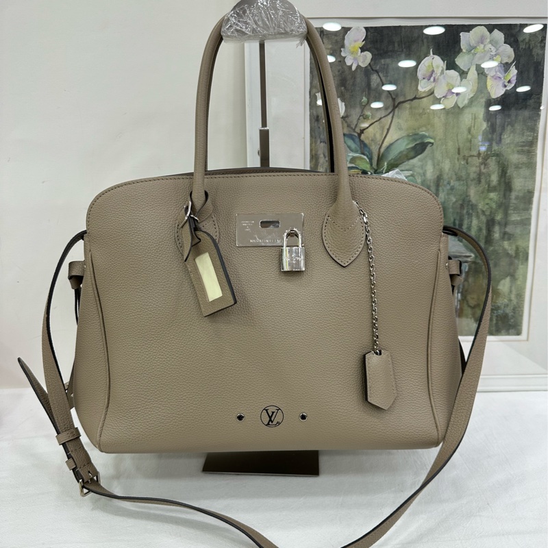 LV/路易威登 大象灰牛皮大號milla手提單背包 晶片-0