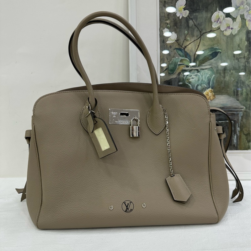 LV/路易威登 大象灰牛皮大號milla手提單背包 晶片-8