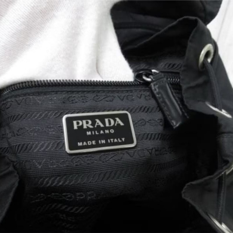 【LA LUNE】絕版古董品 Prada黑色銀標尼龍雙肩包 後背包 背囊 中古包 二手包-6