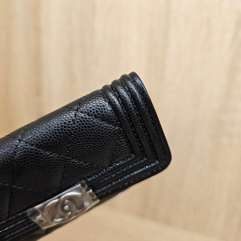 [品項極新❣️] Chanel黑荔枝皮霧銀釦Boy零錢卡包-18