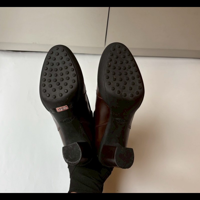 Tod's 深咖加麂皮厚跟短靴-9