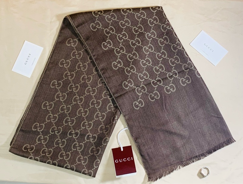 🧣全台最甜 全新含吊牌 Gucci 古馳 超美奶茶雙色 老花 圍巾 披肩-3