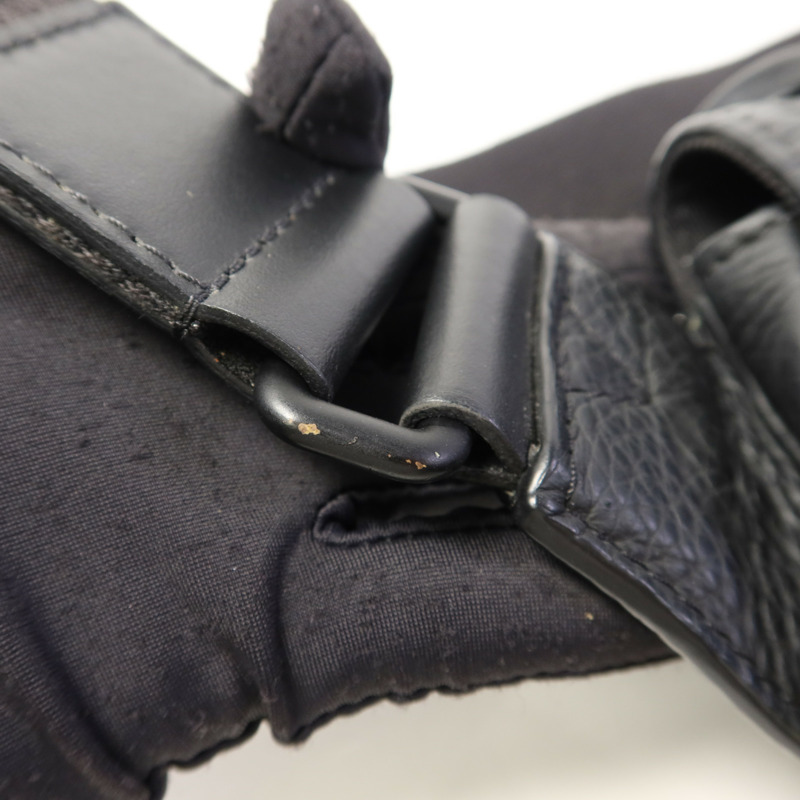 LOUIS VUITTON Taurillon Monogram S Lock Sling肩背袋-11