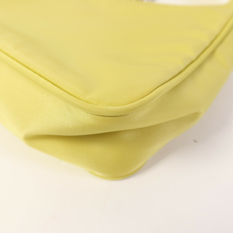 PRADA 尼龍Re-Edition 2000銀扣手挽袋-12