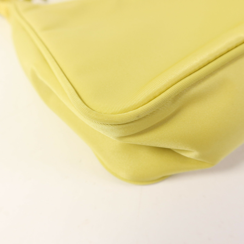 PRADA 尼龍Re-Edition 2000銀扣手挽袋-13