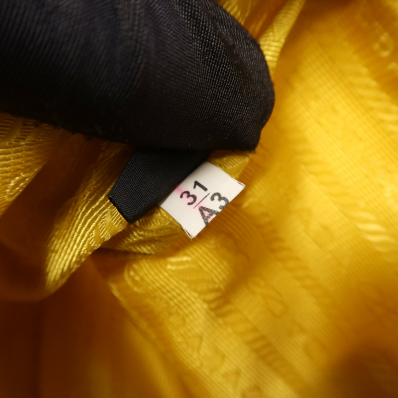 PRADA 尼龍Re-Edition 2000銀扣手挽袋-17