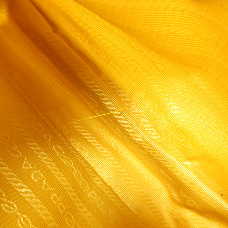 PRADA 尼龍Re-Edition 2000銀扣手挽袋-18