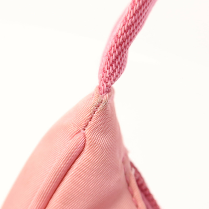 PRADA 尼龍Re-Edition 2000銀扣手挽袋-16