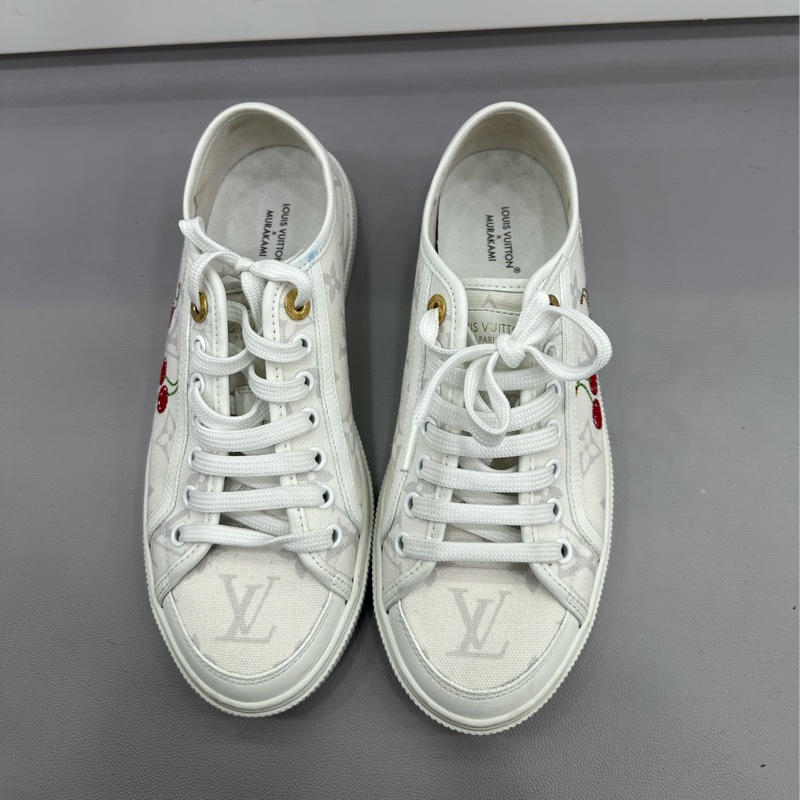 Louis Vuitton x村上隆聯名款櫻桃小白鞋，白色帆布搭配紅色櫻桃刺繡，超可愛設計。 38碼-1