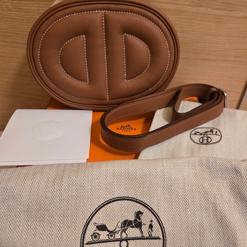 Hermes in the loop belt bag-0