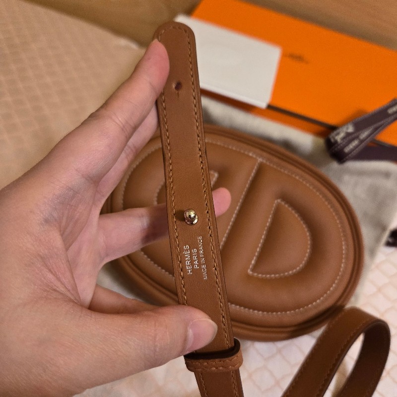 Hermes in the loop belt bag-15