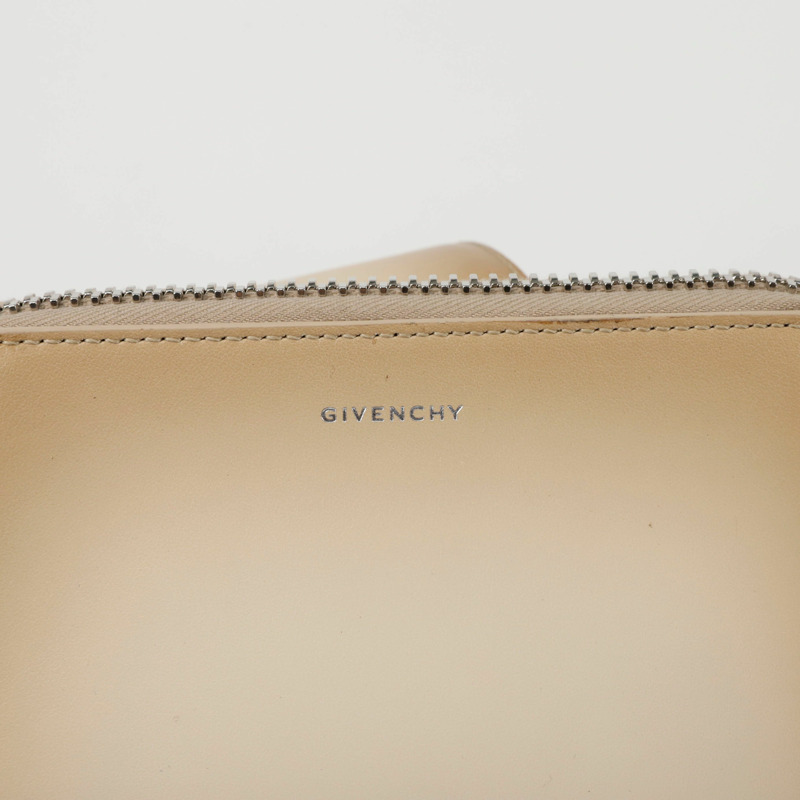 GIVENCHY Antigona U 小號斜背包-1