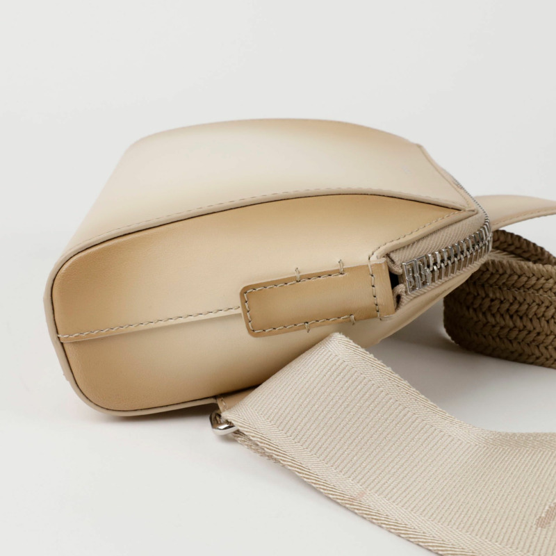 GIVENCHY Antigona U 小號斜背包-7