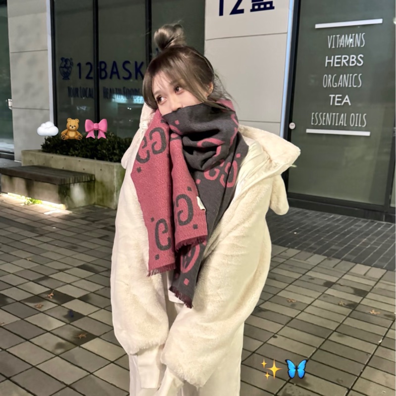 ෆ Gucci灰粉色雙面圍巾-4