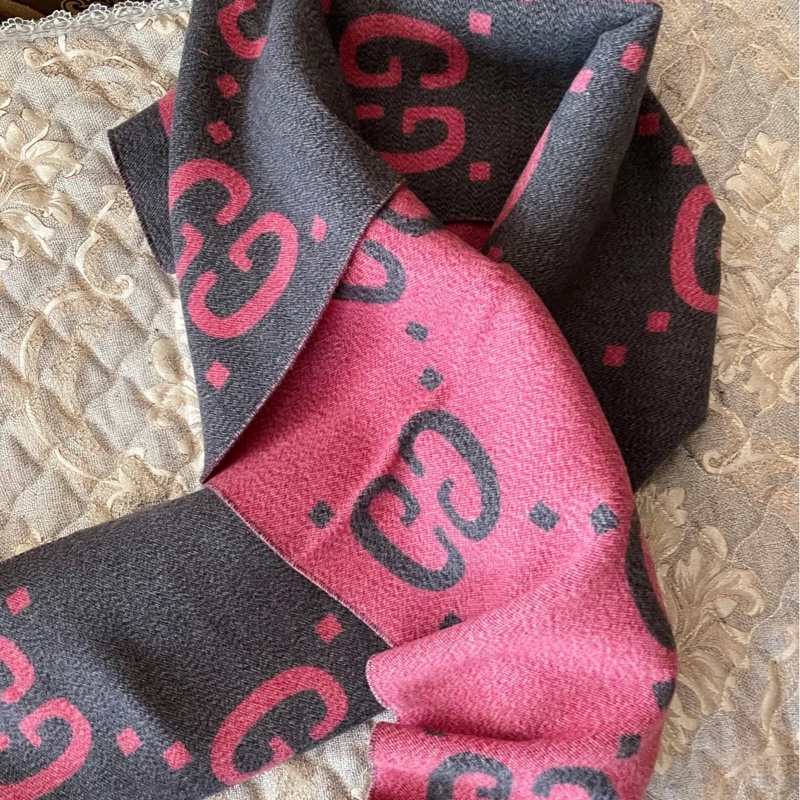 ෆ Gucci灰粉色雙面圍巾-7