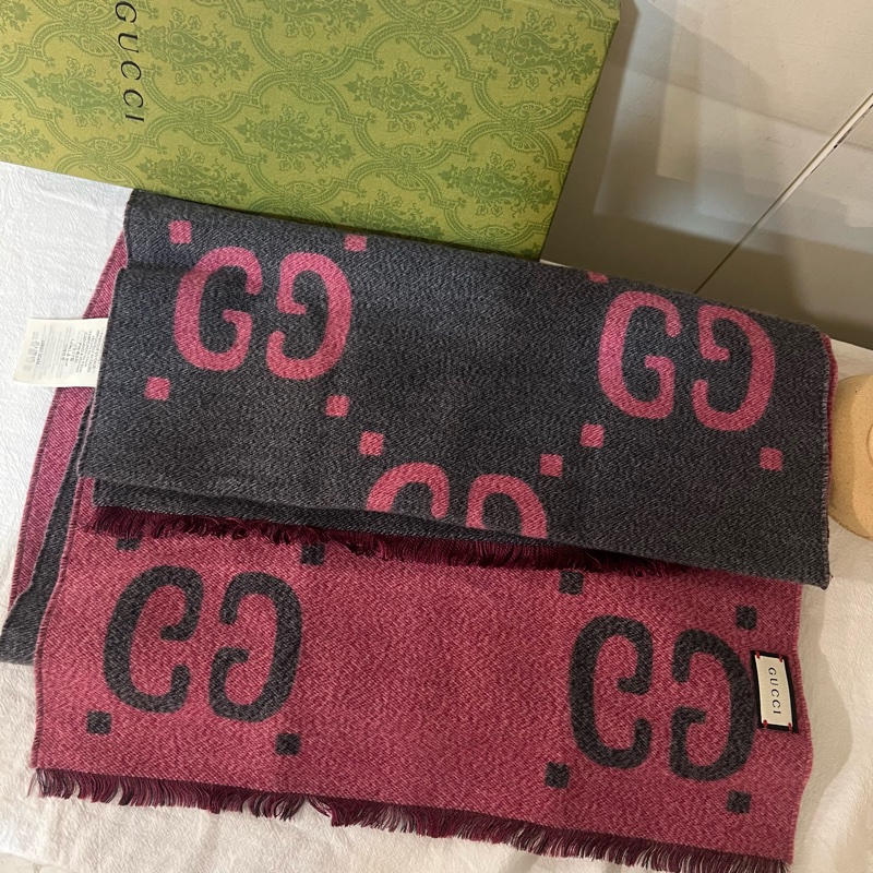 ෆ Gucci灰粉色雙面圍巾-8