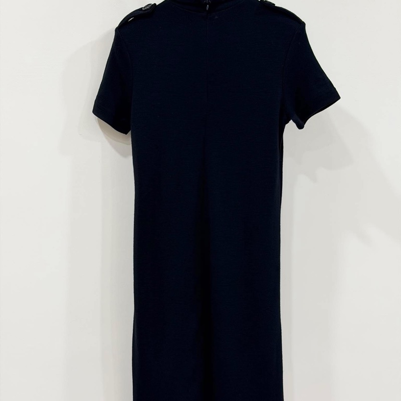 Burberry 倫敦 簡約高領肩扣毛料洋裝 黑-1