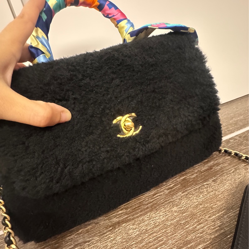 香奈兒Chanel coco handle24小號 黑色毛毛金釦限量鏈條小包 handle 極新-11